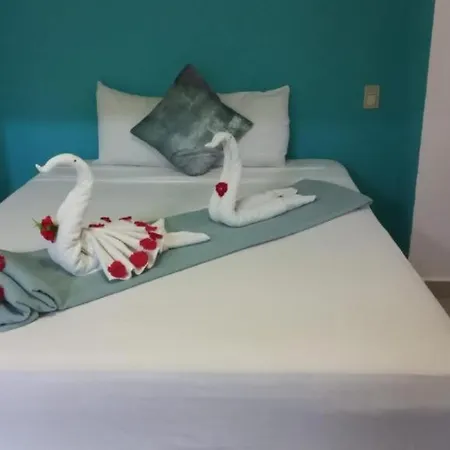 Playa Y Mar Suites - Avenida Quinta - Only 1 Block From Beach!!!